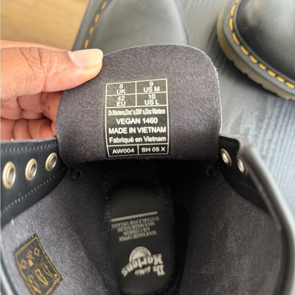 Doc Martens - Picture 2 of 3